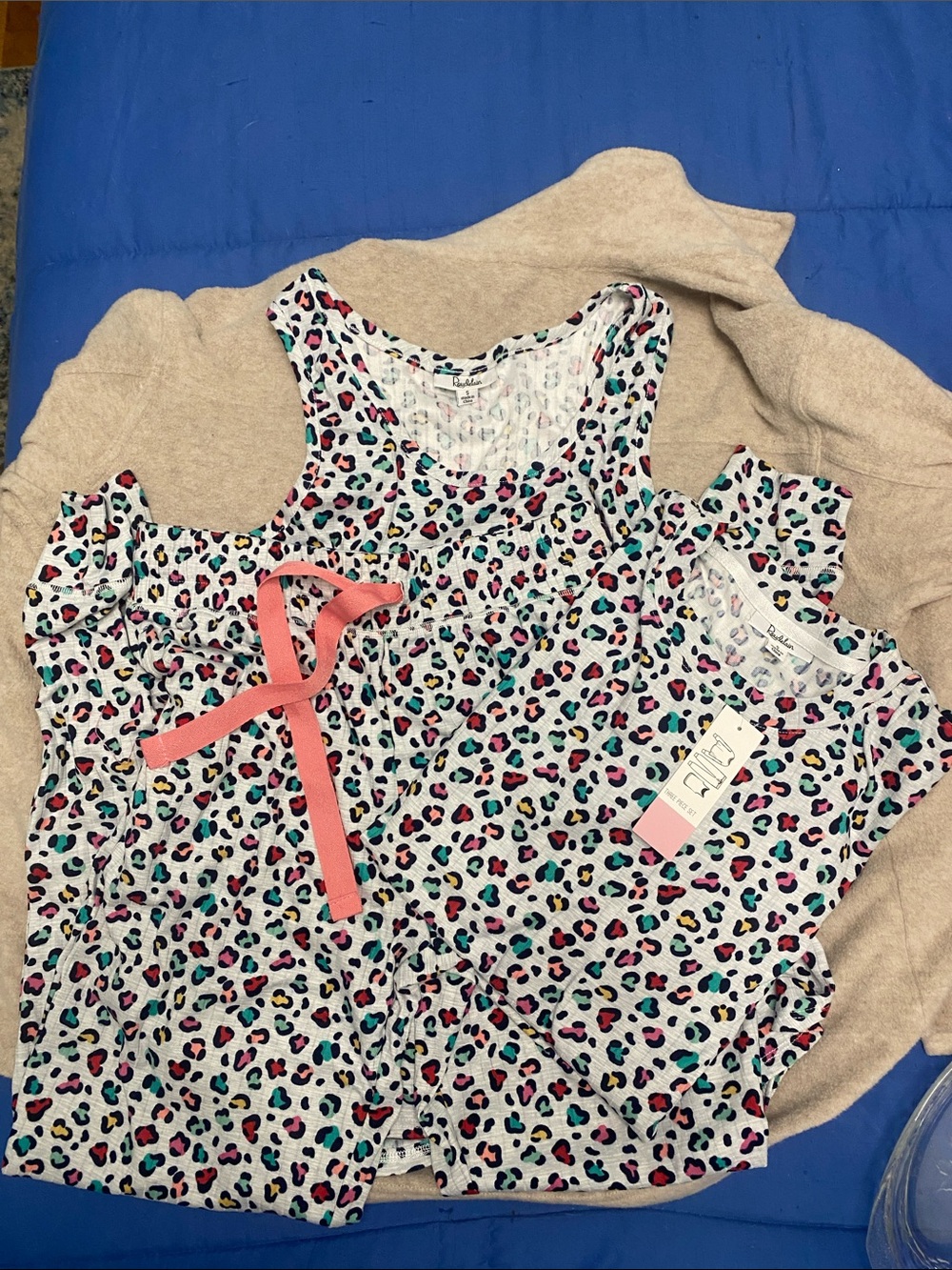 Belk women’s 3 piece Multicolor Leopard Print Tank, shorts and pants Ribbon